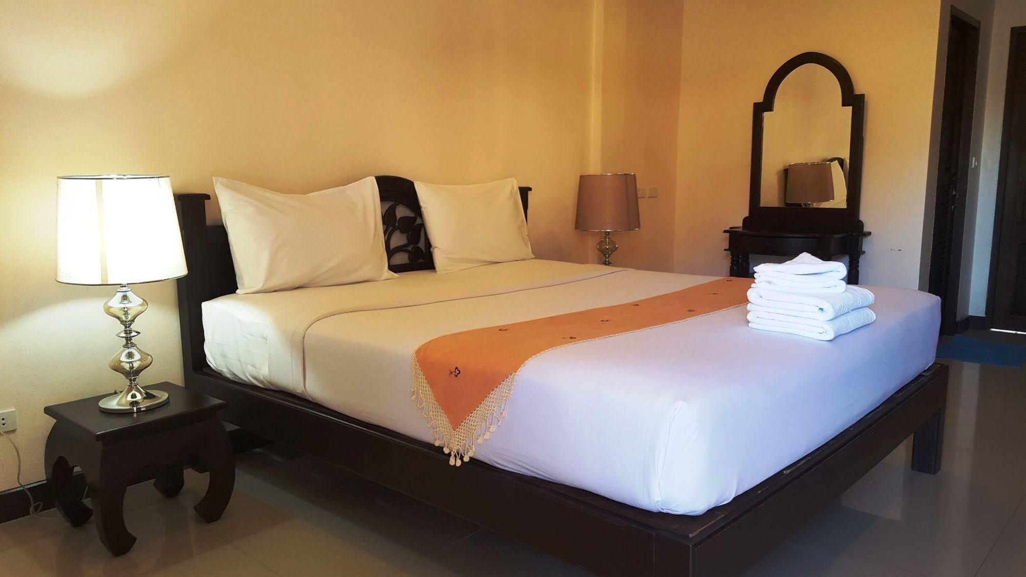 Panupong Hotel Chaweng Plajı Dış mekan fotoğraf